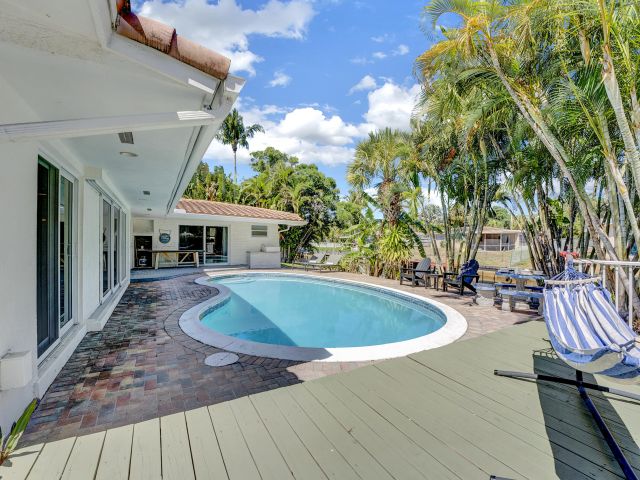 Дом в аренду по адресу 701 W Royal Palm Road - фото 5821346