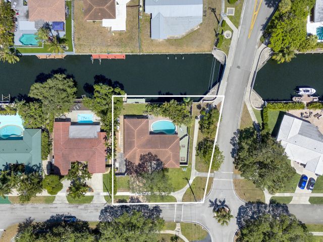 Дом в аренду по адресу 701 W Royal Palm Road - фото 5821347