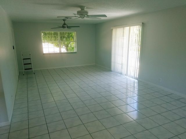 Дом в аренду по адресу 181 NE Wavecrest Way NE - фото 5821332