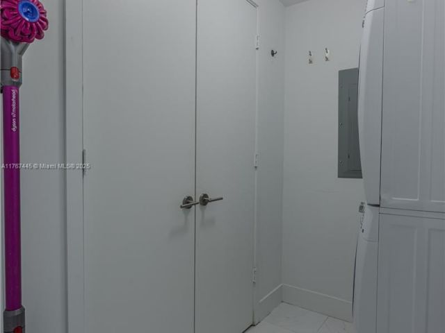 Продажа квартиры #2407 - фото 5800075