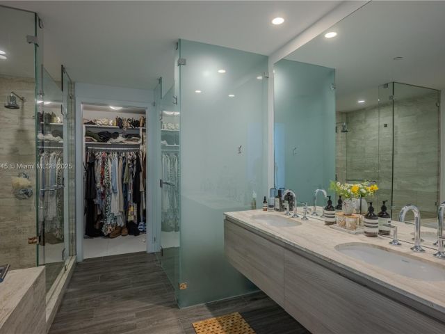 Продажа квартиры #2407 - фото 5800079