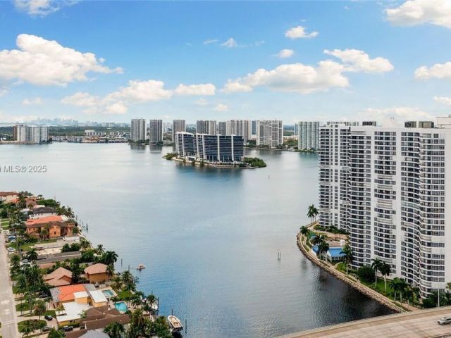 Продажа квартиры #1210 - фото 5796519