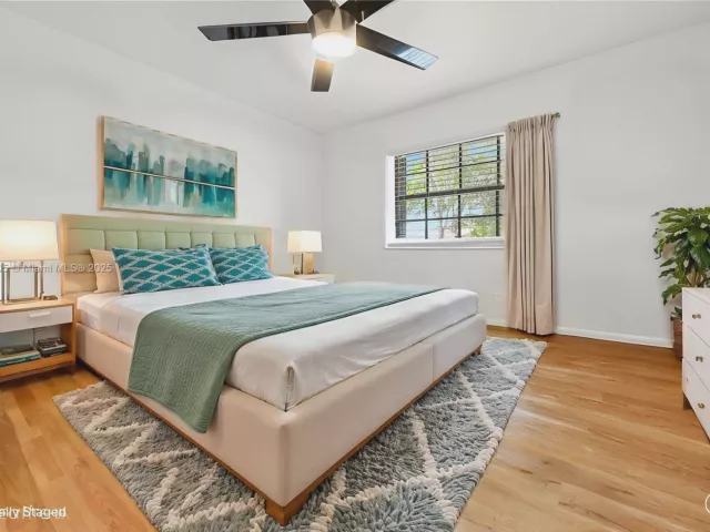 Продажа дома по адресу 18321 NE 7th Ct - фото 7694805