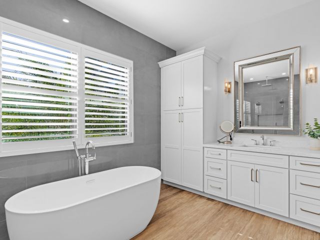 Продажа дома по адресу 1707 SW 6th Avenue - фото 6015203