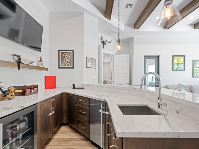 Продажа дома по адресу 1707 SW 6th Avenue - фото 6015209