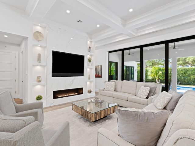 Продажа дома по адресу 1707 SW 6th Avenue - фото 6015217