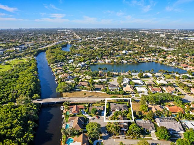 Продажа дома по адресу 1707 SW 6th Avenue - фото 6015220