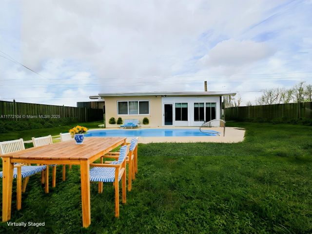 Продажа дома по адресу 4014 Johnson St - фото 5798194