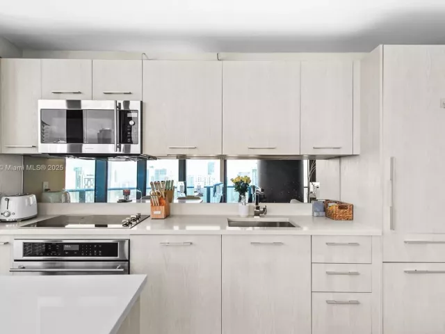 Продажа квартиры #3601 - фото 5811572