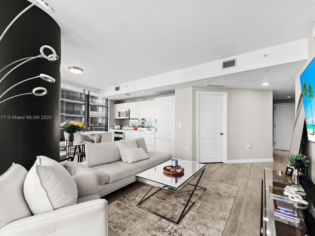 Продажа квартиры #3601 - фото 5811586