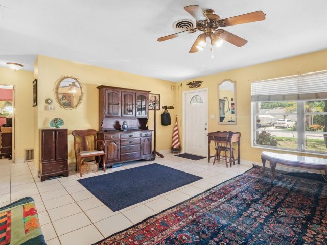 Продажа дома по адресу 5713 NE 17th Ave - фото 5800729