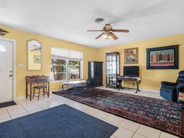 Продажа дома по адресу 5713 NE 17th Ave - фото 5800730