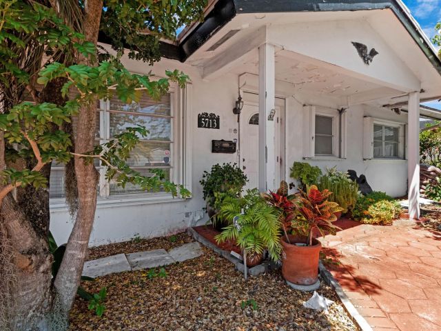 Продажа дома по адресу 5713 NE 17th Ave - фото 5800731