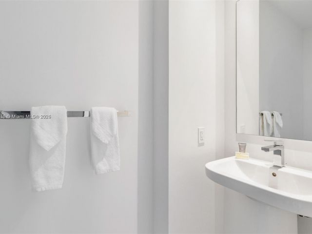 Продажа квартиры #R406 - фото 5811926