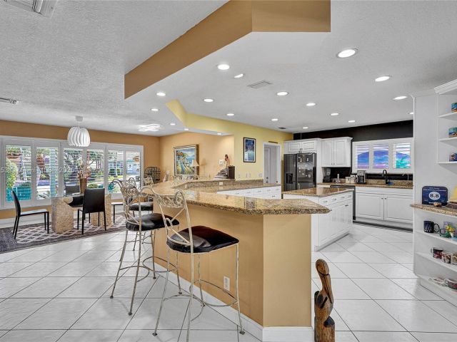 Продажа дома по адресу 3031 NE 25th St - фото 5939837