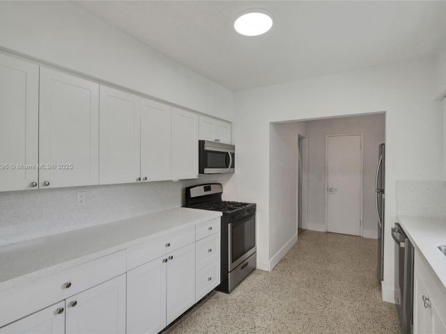 Продажа дома по адресу 2125 Alamanda Dr - фото 5808238