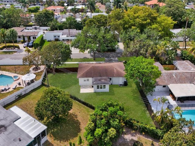 Продажа дома по адресу 2125 Alamanda Dr - фото 5808253