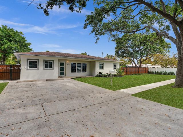 Продажа дома по адресу 2125 Alamanda Dr - фото 5808255