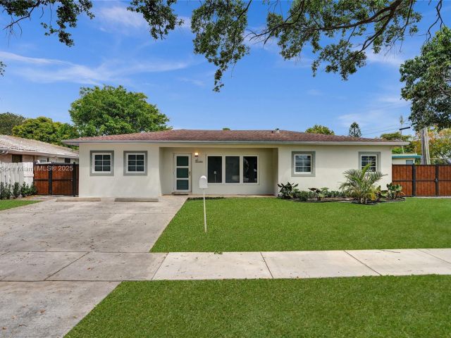 Продажа дома по адресу 2125 Alamanda Dr - фото 5808257