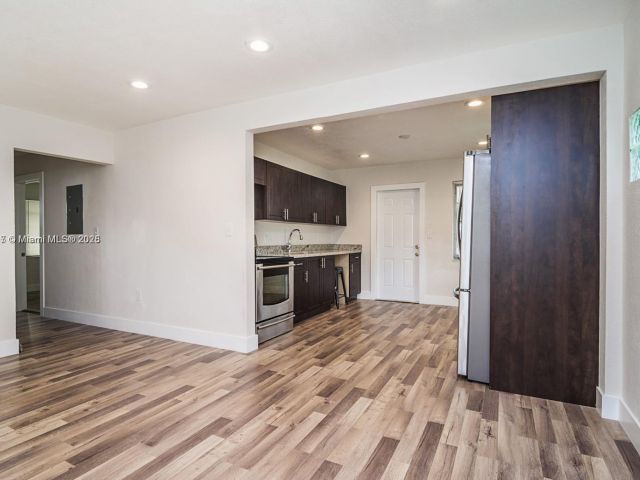 Продажа дома по адресу 2542 Fillmore St - фото 5874761