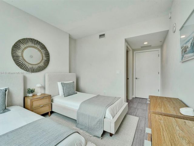 Продажа квартиры # - фото 5810608