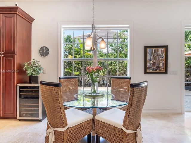 Продажа дома по адресу 1307 SW 23rd Ct - фото 5810132