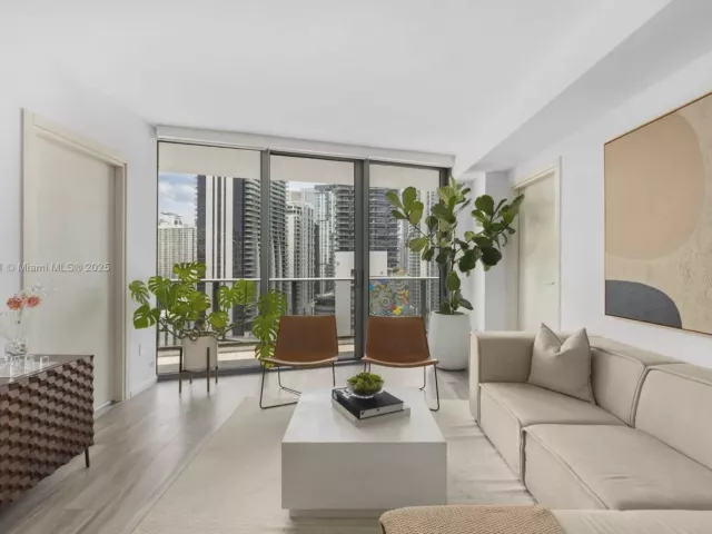 Продажа квартиры #2102 - фото 6756265