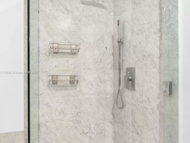 Продажа квартиры #2102 - фото 6756254