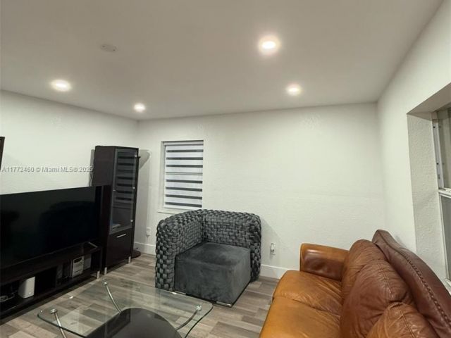 Продажа дома по адресу 17810 SW 102nd Ave - фото 5809924