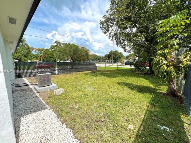 Продажа дома по адресу 17810 SW 102nd Ave - фото 5809929