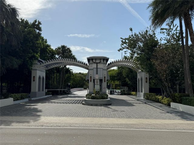 Продажа дома по адресу 216 Poinciana Dr 216 - фото 5811669