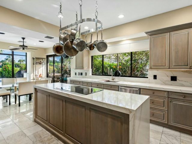 Продажа дома по адресу 4869 Tallowwood Lane - фото 5825467