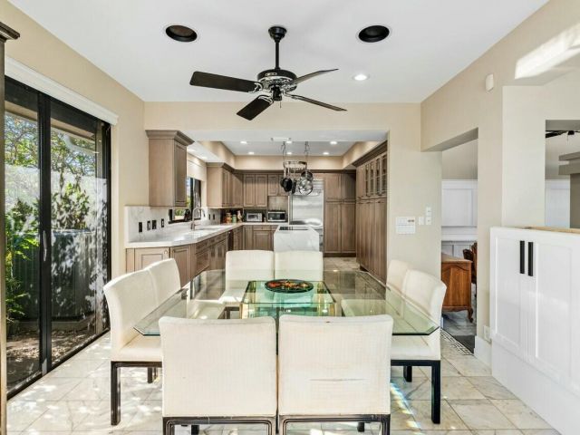 Продажа дома по адресу 4869 Tallowwood Lane - фото 5825468