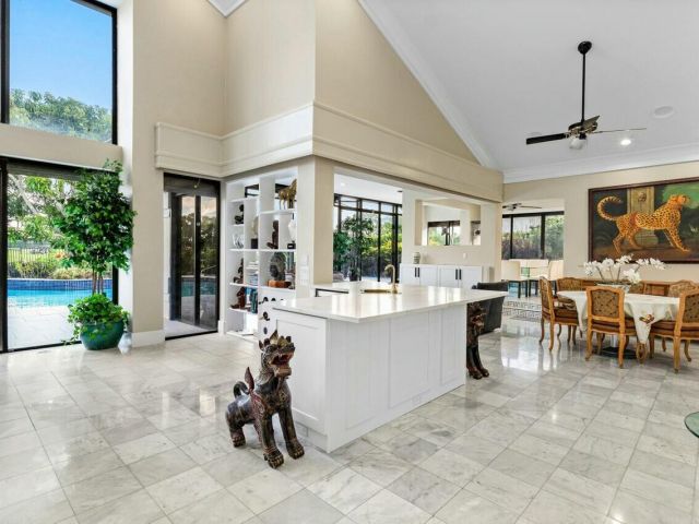 Продажа дома по адресу 4869 Tallowwood Lane - фото 5825472