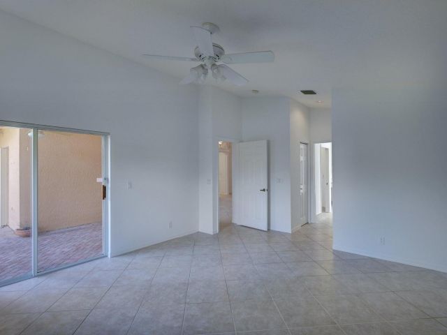 Продажа дома по адресу 6523 Via Trento - фото 5877620