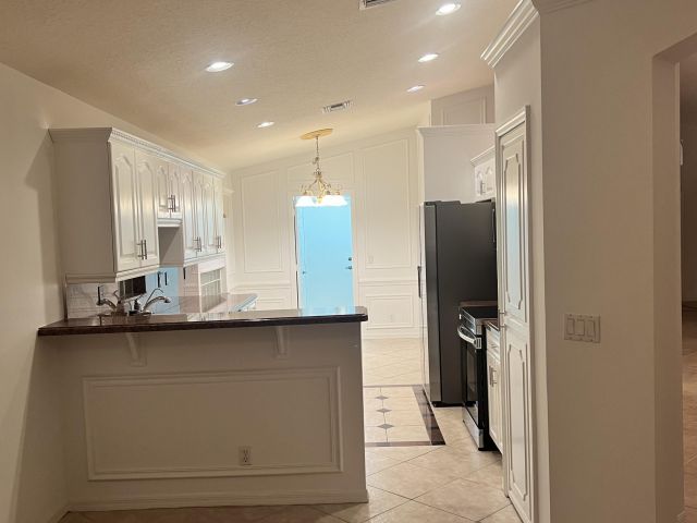 Продажа дома по адресу 6523 Via Trento - фото 5877623