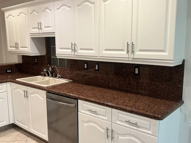 Продажа дома по адресу 6523 Via Trento - фото 5877624