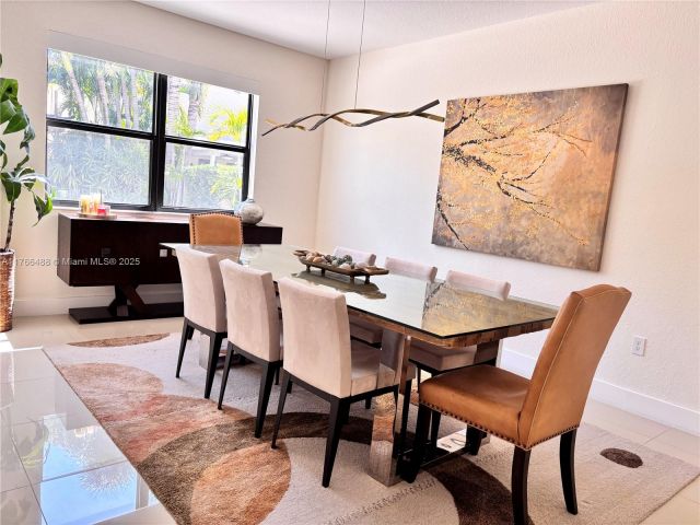 Дом в аренду по адресу 8895 NW 99th ct - фото 5827991