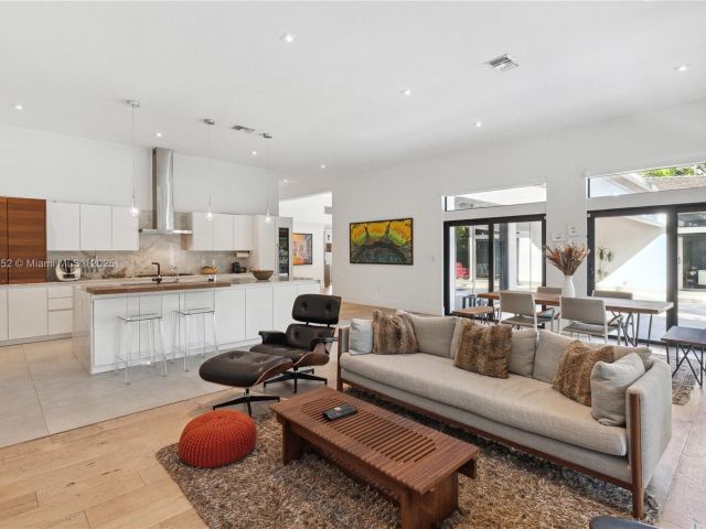 Продажа дома по адресу 1060 Alfonso Ave - фото 5829840