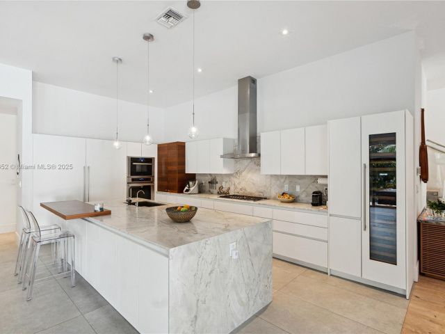 Продажа дома по адресу 1060 Alfonso Ave - фото 5829842