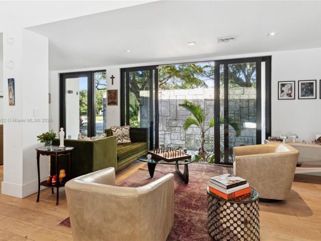 Продажа дома по адресу 1060 Alfonso Ave - фото 5829844