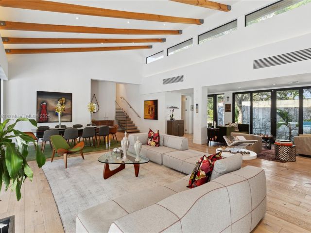 Продажа дома по адресу 1060 Alfonso Ave - фото 5829847