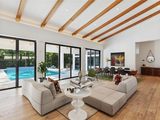 Продажа дома по адресу 1060 Alfonso Ave - фото 5829850