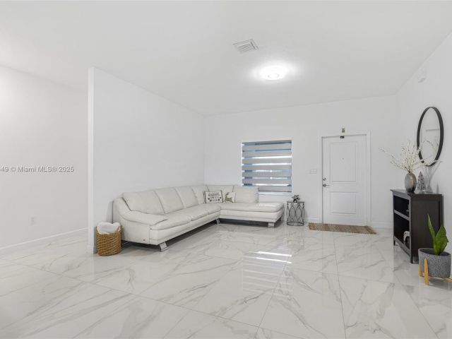 Продажа дома по адресу 19080 SW 133 ct - фото 5836505