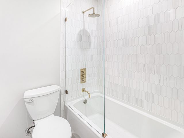 Дом в аренду по адресу 2798 NE 2nd Avenue - фото 5833761