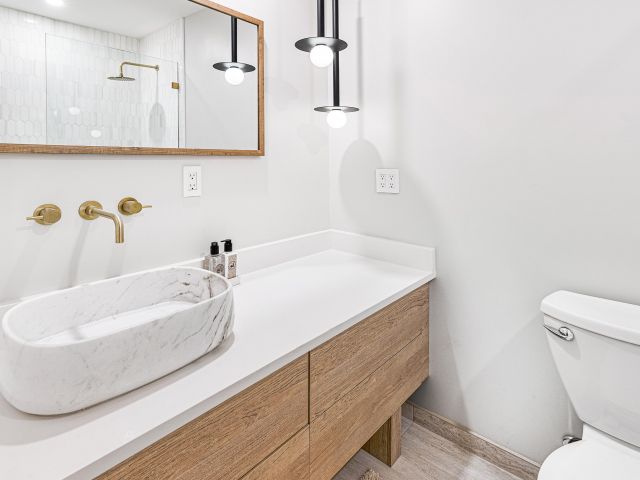 Дом в аренду по адресу 2798 NE 2nd Avenue - фото 5833762