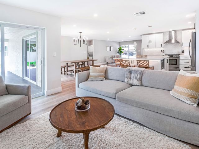 Дом в аренду по адресу 2798 NE 2nd Avenue - фото 5833766