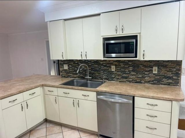 Продажа дома по адресу 14500 NE 2nd Ave - фото 5838496