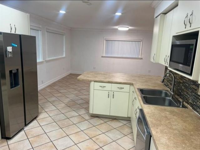 Продажа дома по адресу 14500 NE 2nd Ave - фото 5838499