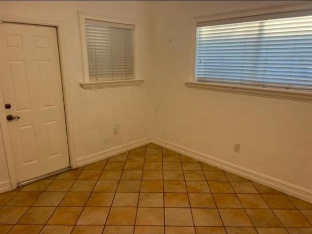 Продажа дома по адресу 14500 NE 2nd Ave - фото 5838502